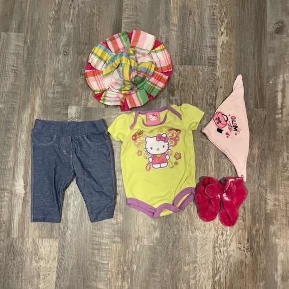 Hello kitty Summer outfits for 3m with free accessories - Picture 2 of 6
